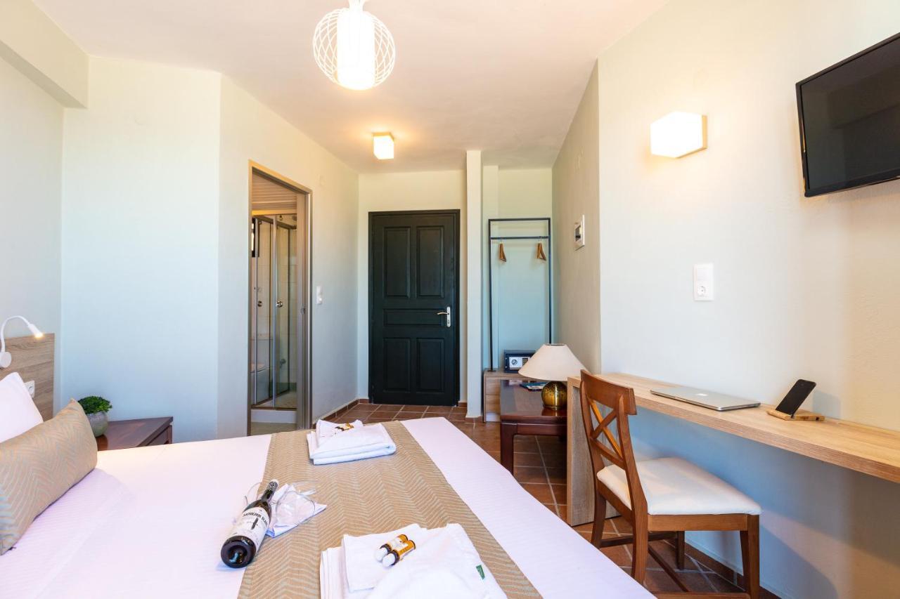 Standard Double or Twin Room with Sea View,1035910318:JPEG