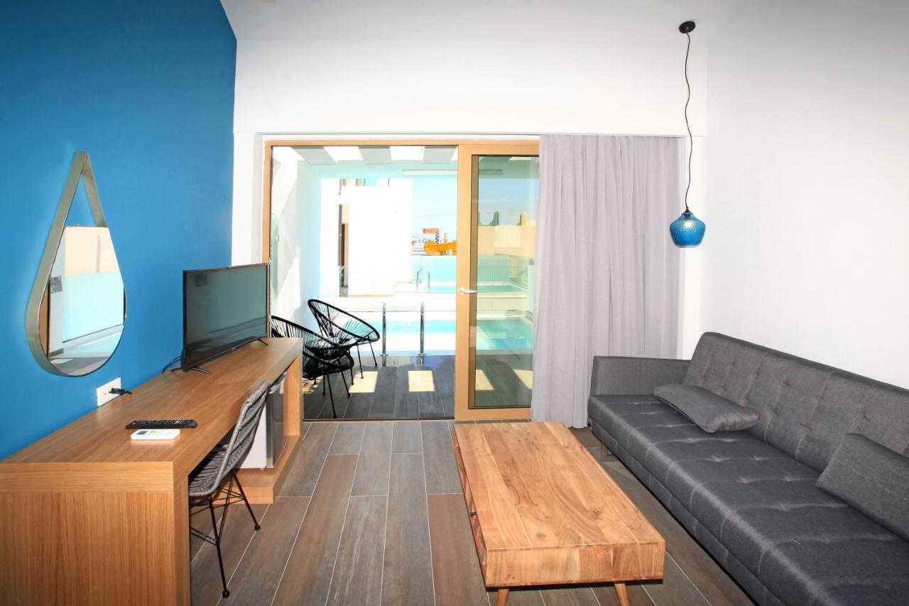 Superior Junior Suite Private Pool Spilt Level