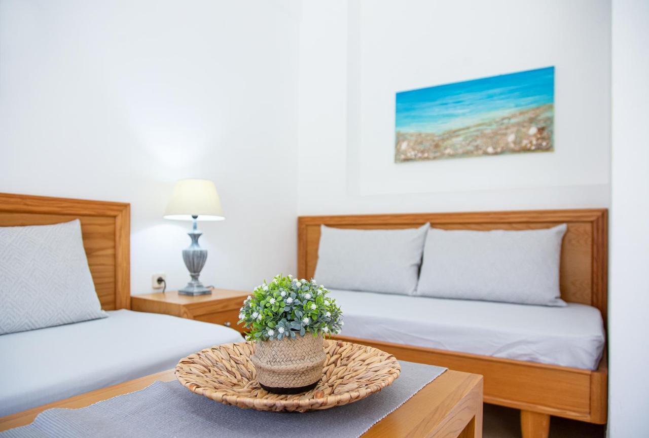 Luxury One-Bedroom Apartment with Sea View