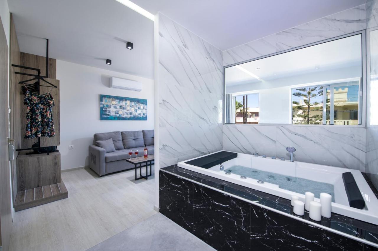 Afrodite Deluxe Suite Hot Tub Indoor Jacuzzi