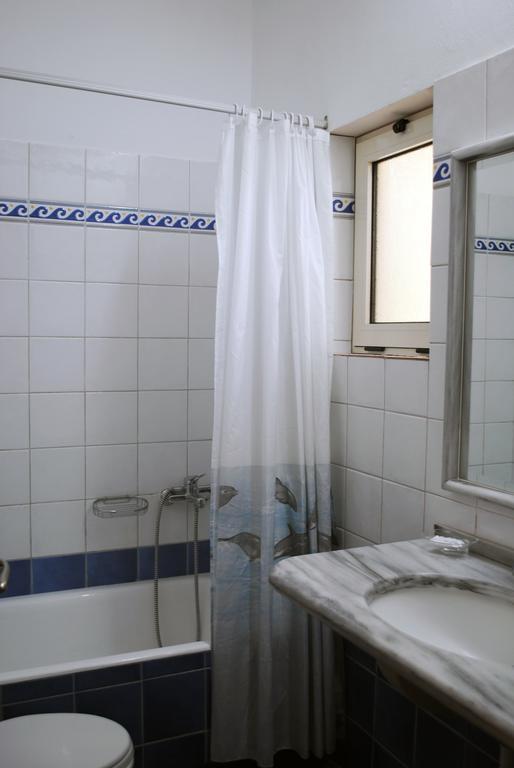 One-Bedroom Apartment 2,1173071964:JPEG