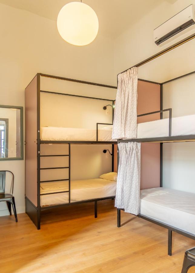 Bed op een Vrouwenslaapzaal met 6 Bedden