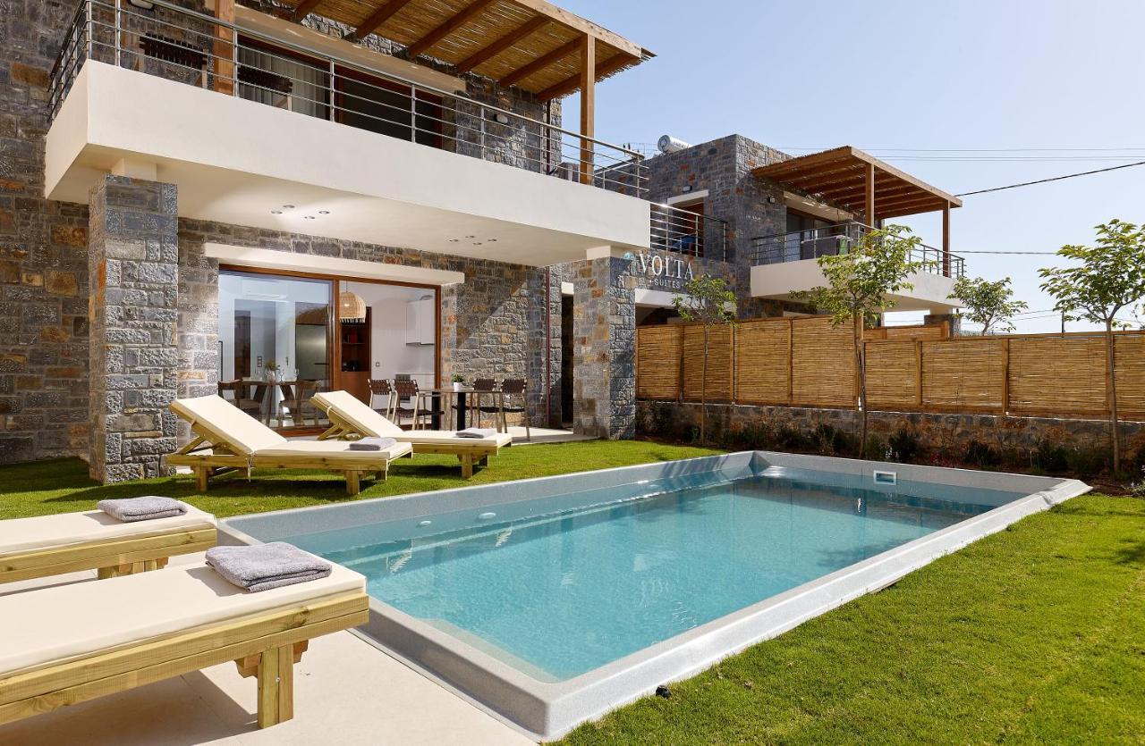 Four Bedroom Villa with Private Pool , Outdoor Hot tub and Garden