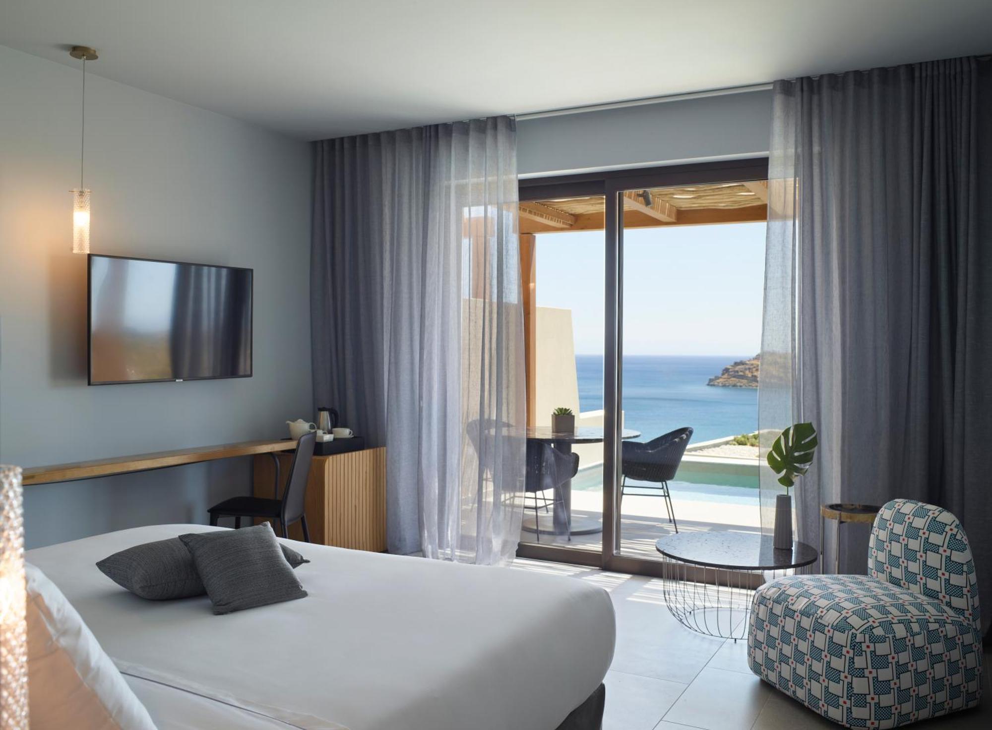 Duplex familial avec piscine privée - sous-sol - vue sur la mer