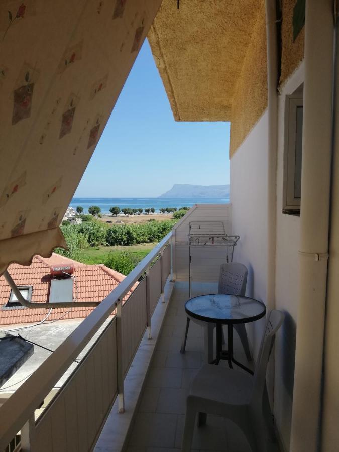 Studio (2 Adults),1586832535:JPEG