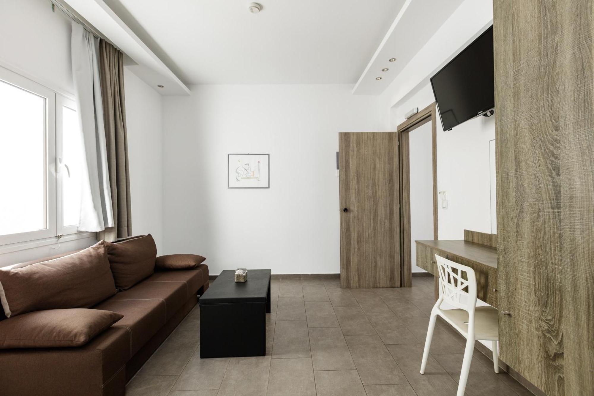 Suite,1458717823:JPEG