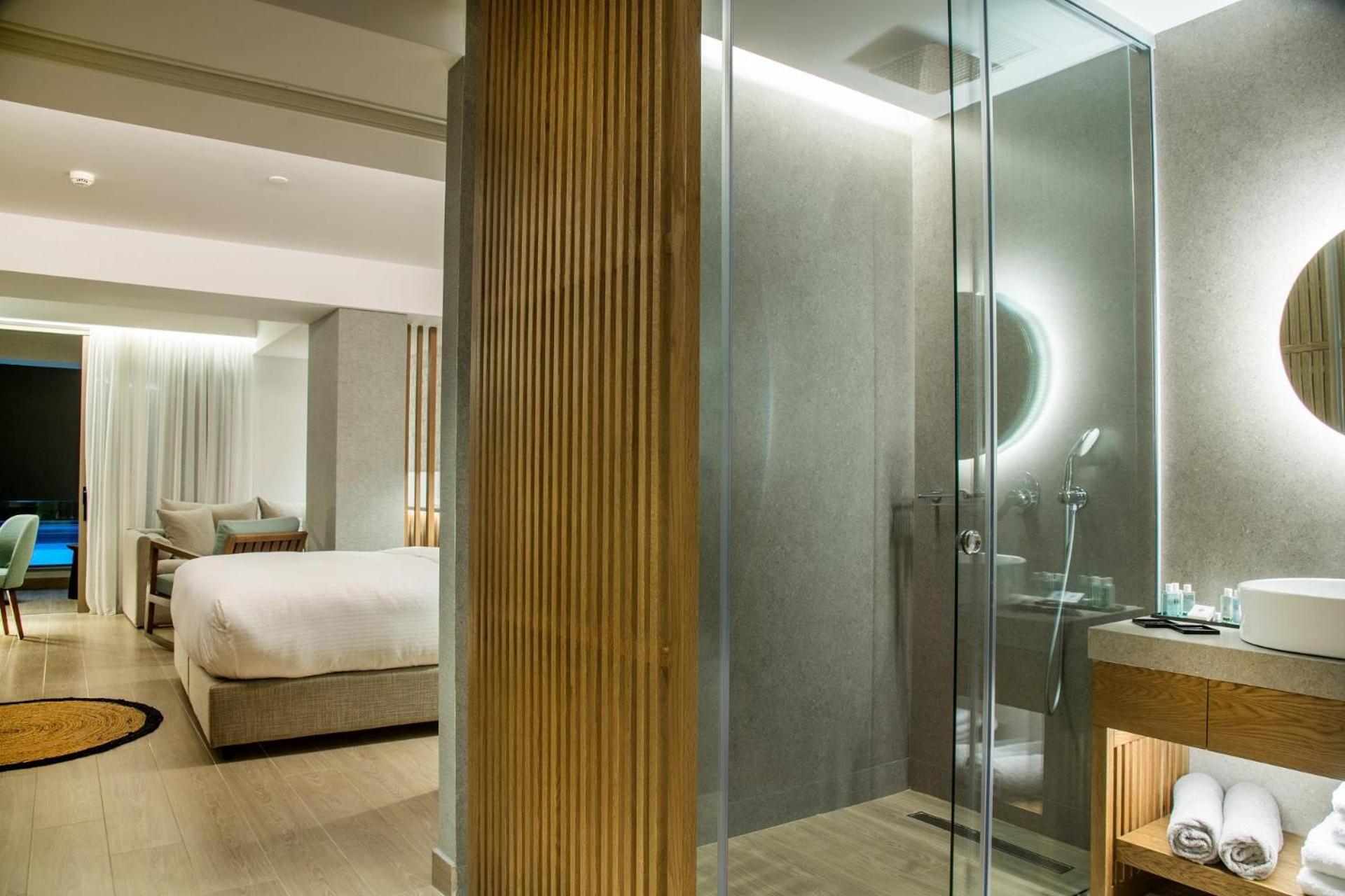 Azure Junior Suite,1371679457:JPEG