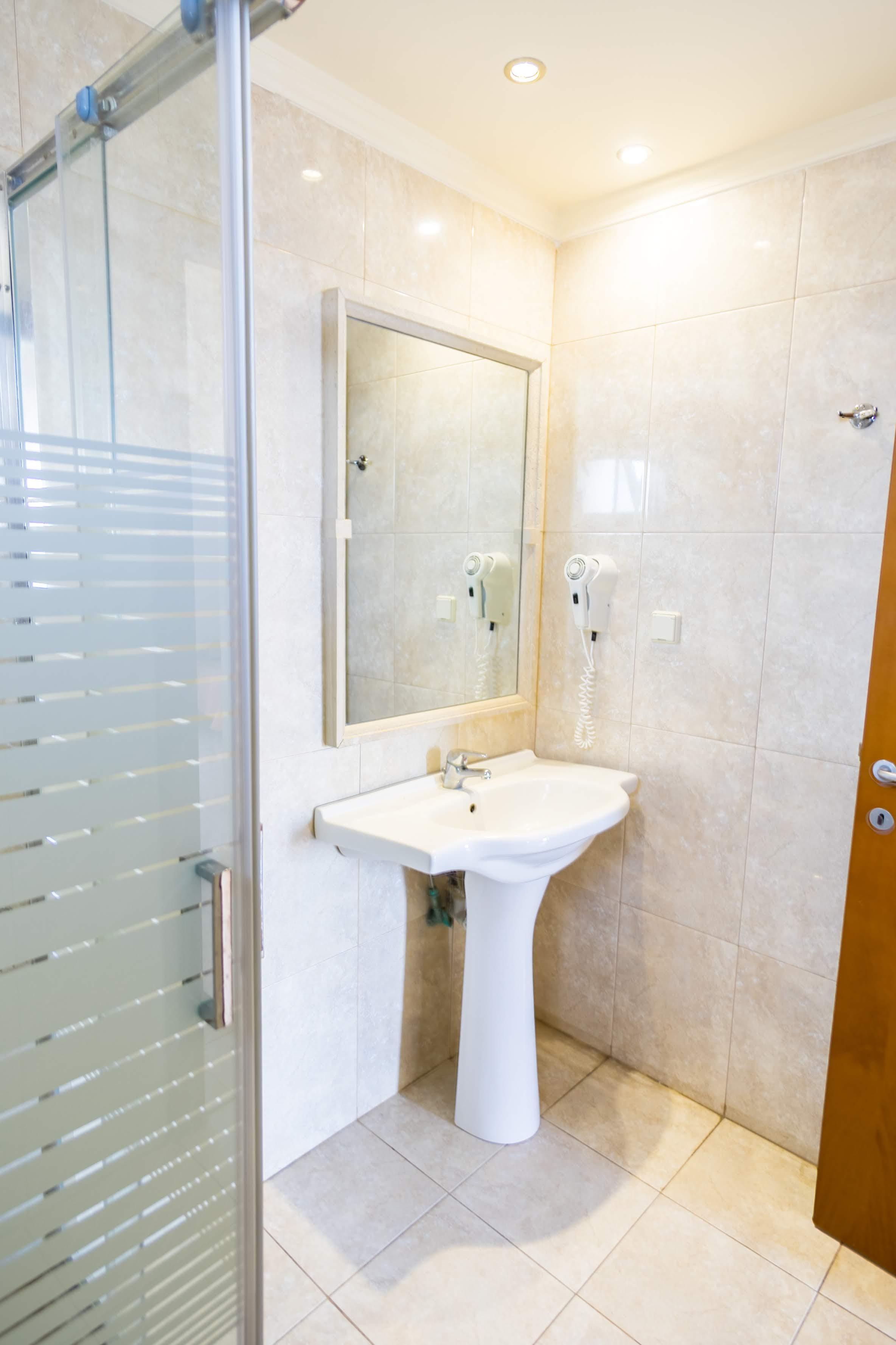 Superior One-Bedroom Apartment,1284591157:JPEG