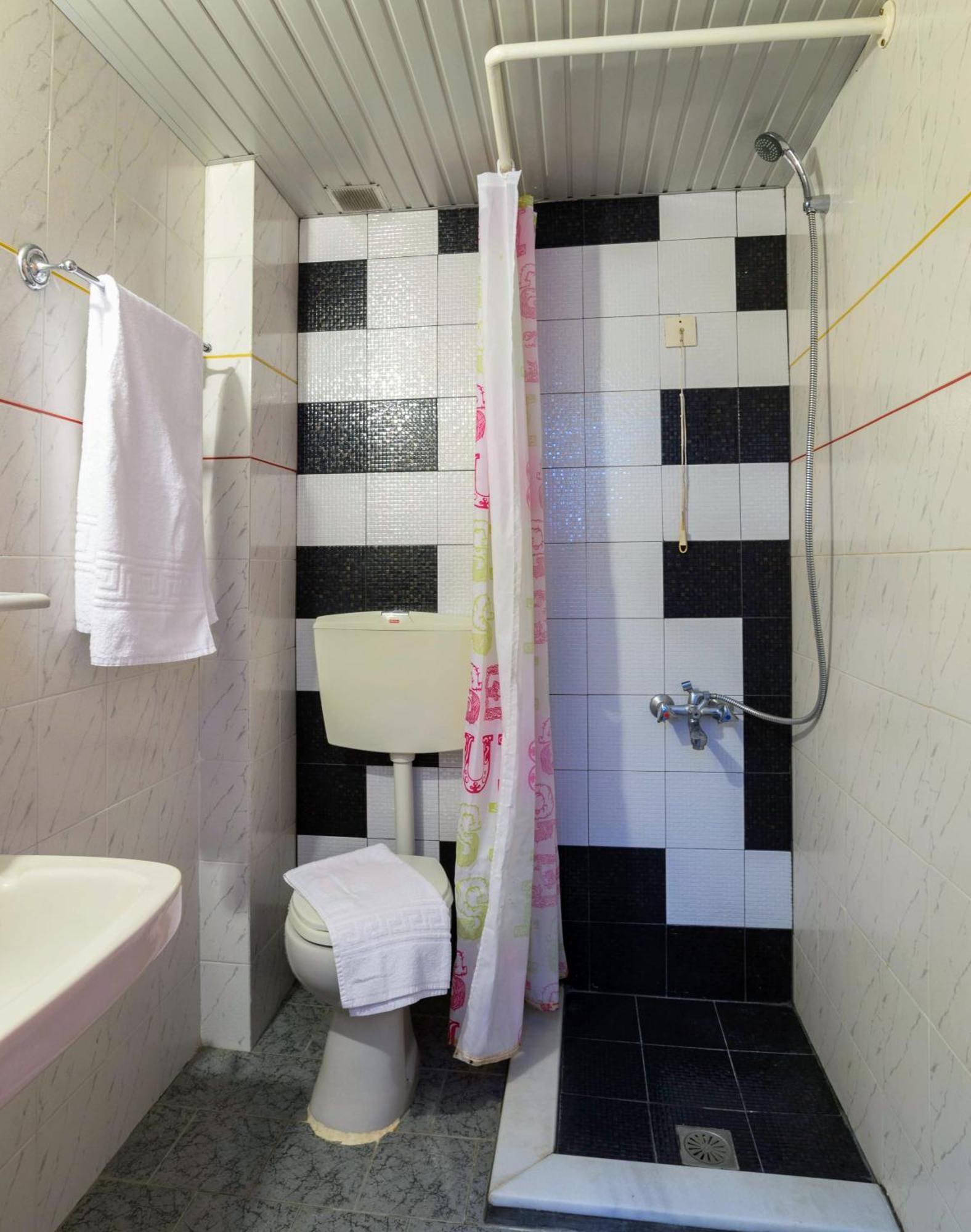 Standard Triple Studio,1284738358:JPEG