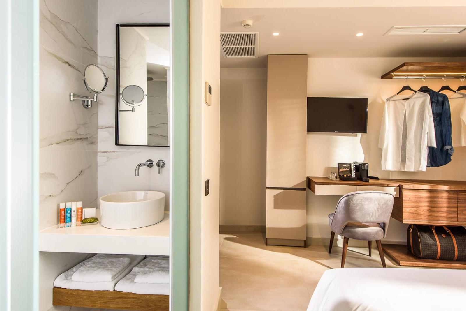 Business Double Room,1284758641:JPEG