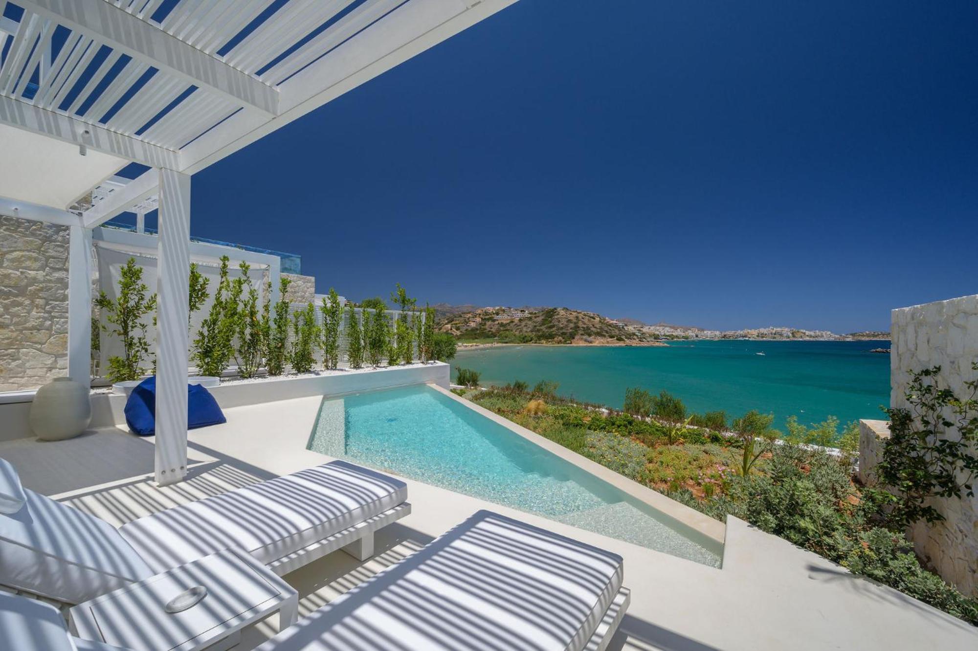 Grande Suite avec Piscine Chauffée Privée - Vue sur Mer