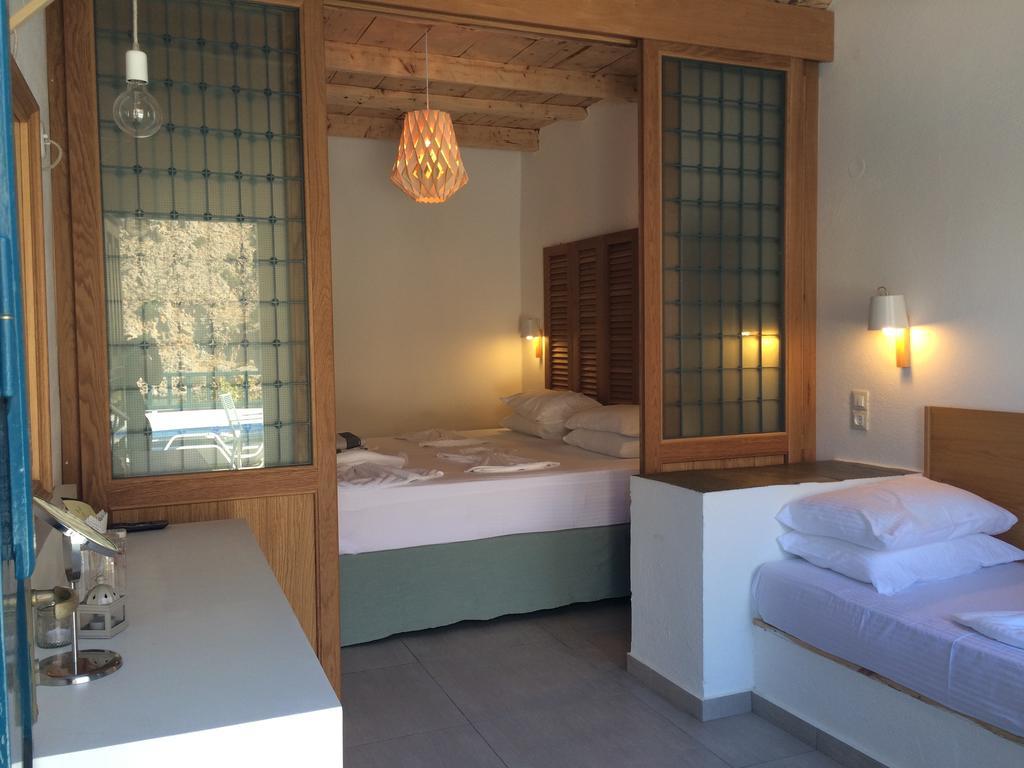 Deluxe Triple Room Sea View