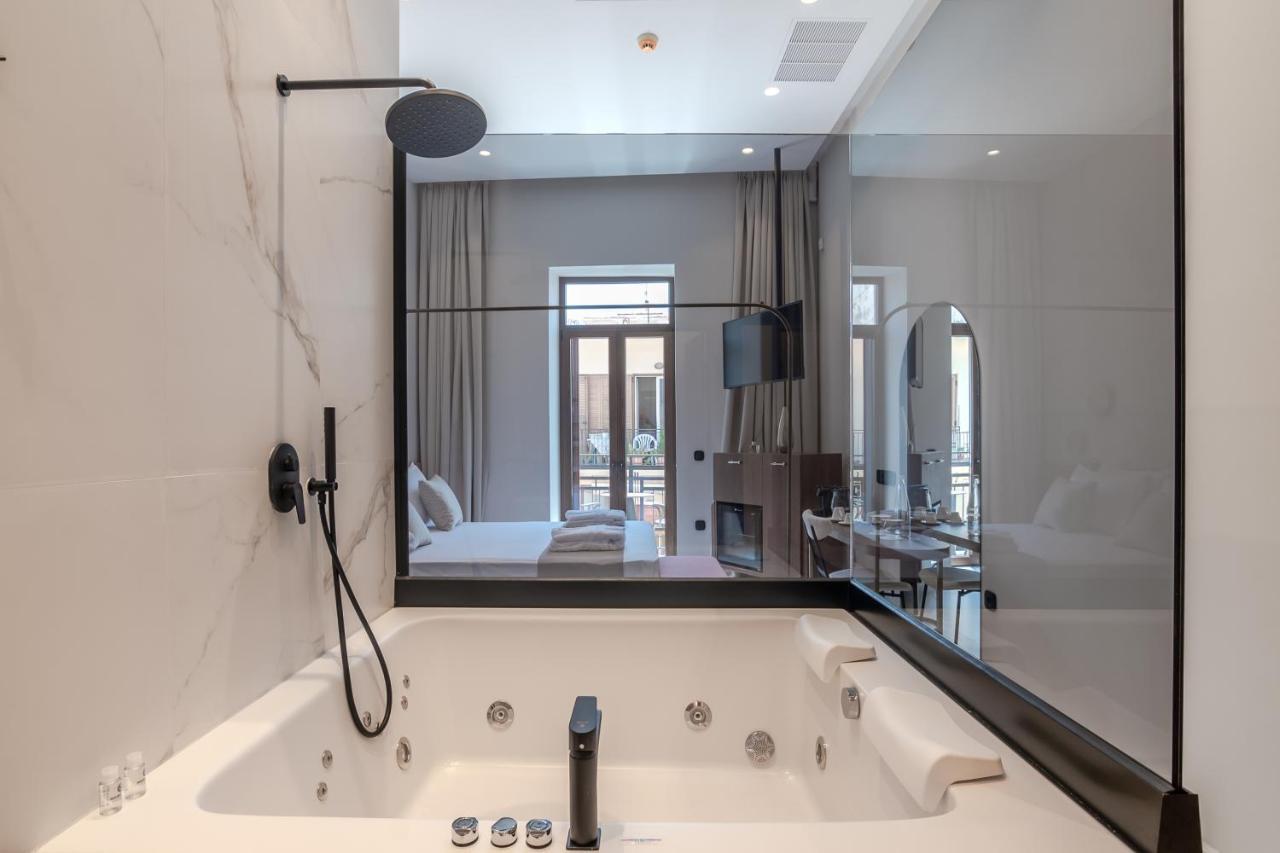 Suite Supérieure avec Jacuzzi Intérieur - Vue sur Ville