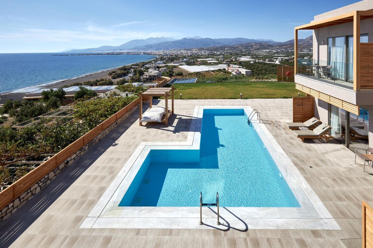 Chambre Double avec Accès Direct à la Piscine