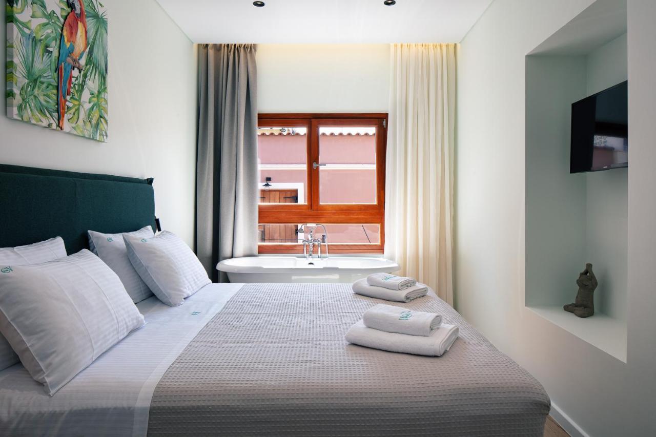 Premium Studio Old Town View & Open-Plan Bathtub