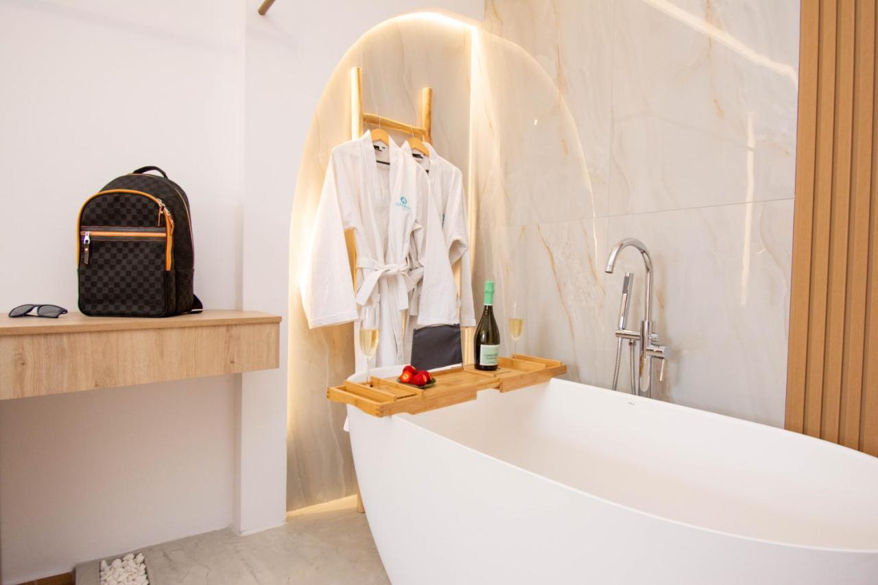 Double Room Bathtub