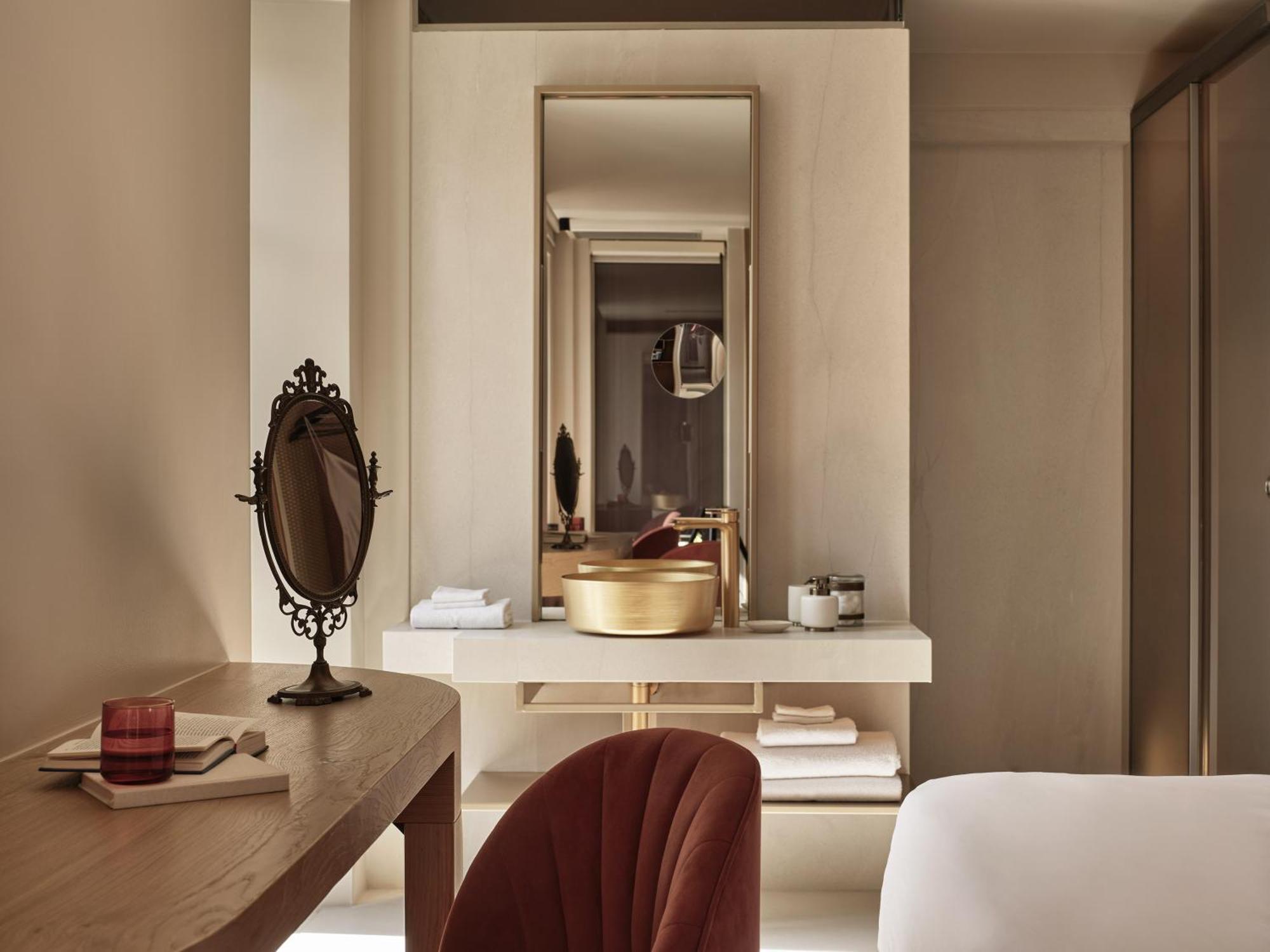 Apartament typu Junior Suite z odkrytym basenem