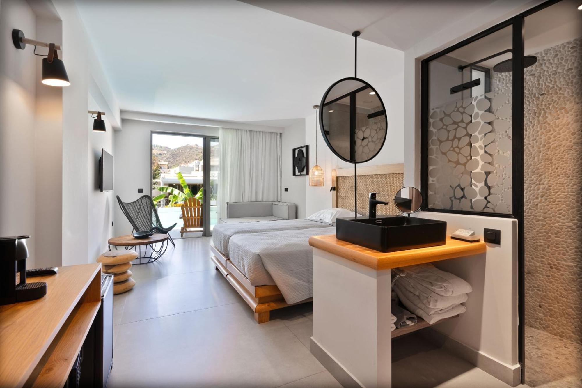 Junior Suite Garden or Side Sea View & Sharing Pool