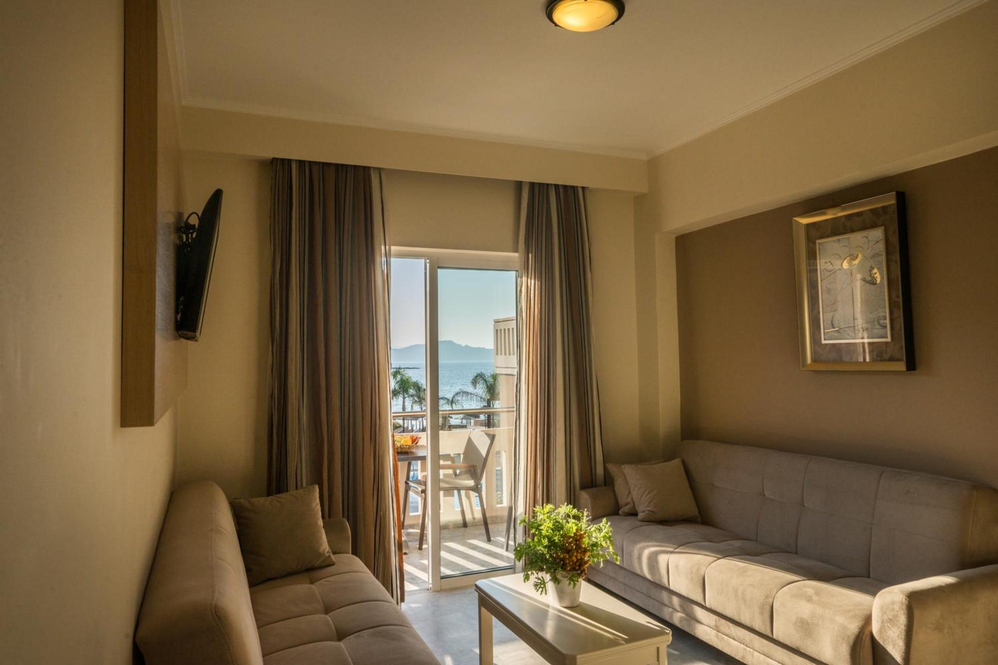 One-Bedroom Apartment Sea View