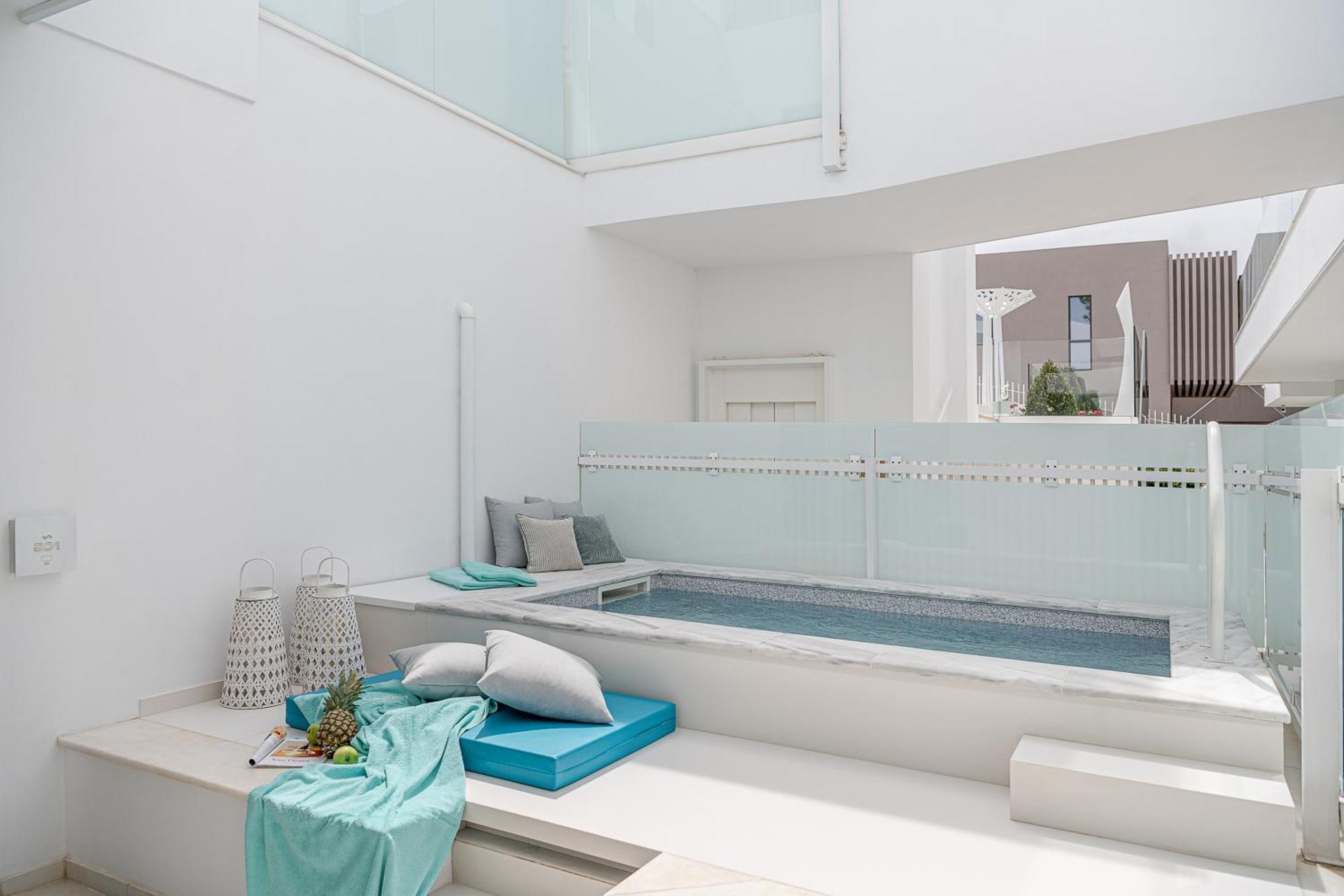 One-Bedroom Apartment Private Pool No View