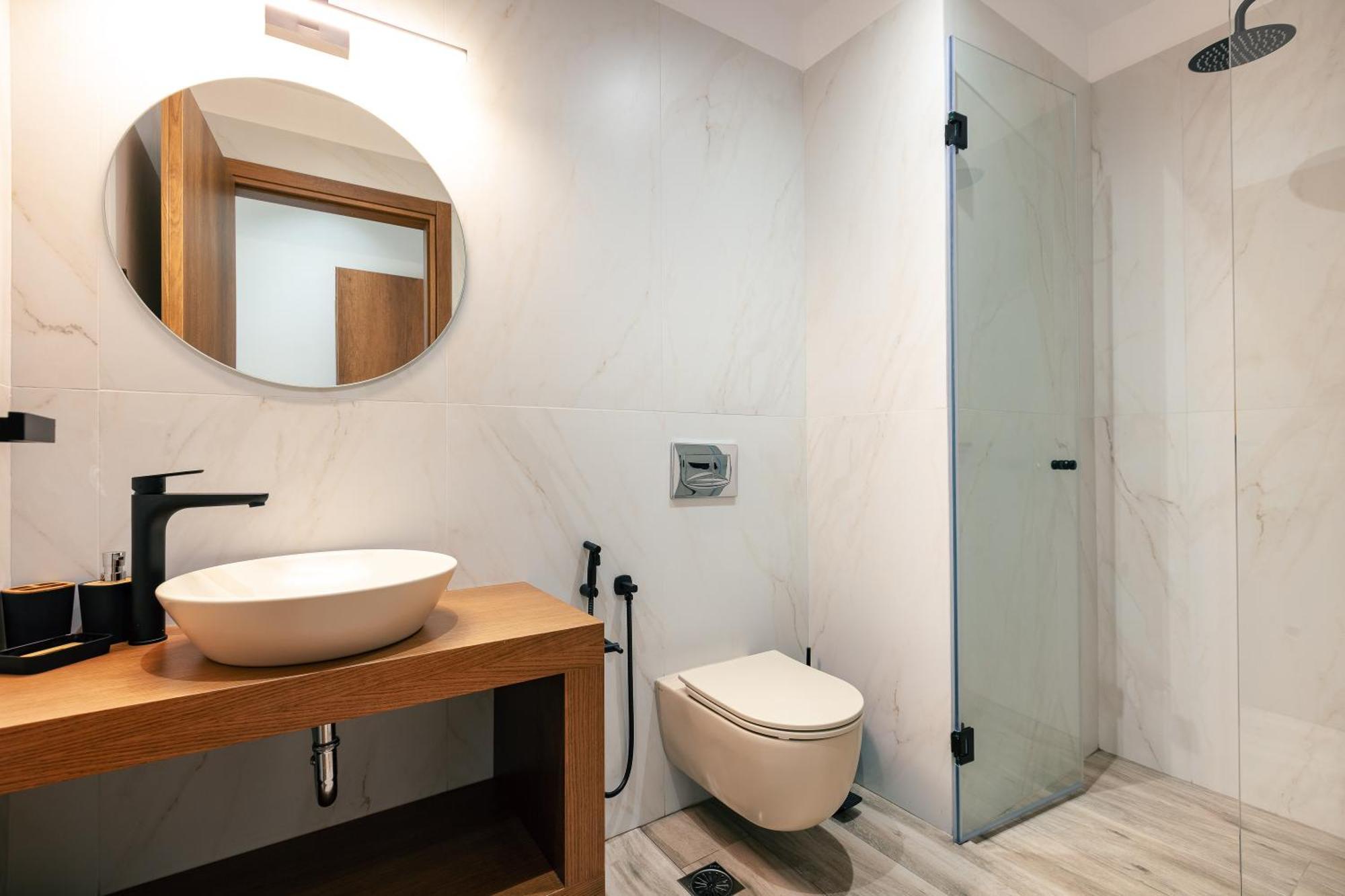 Premium Studio Old Town View & Open-Plan Bathtub