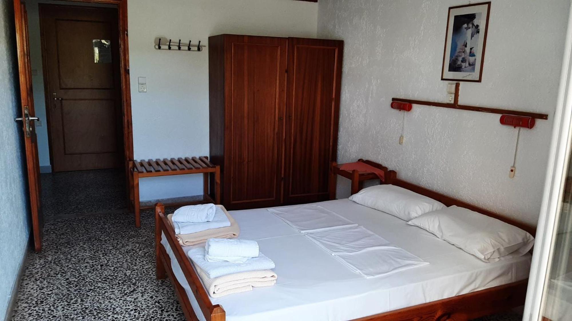 Basic Triple Room