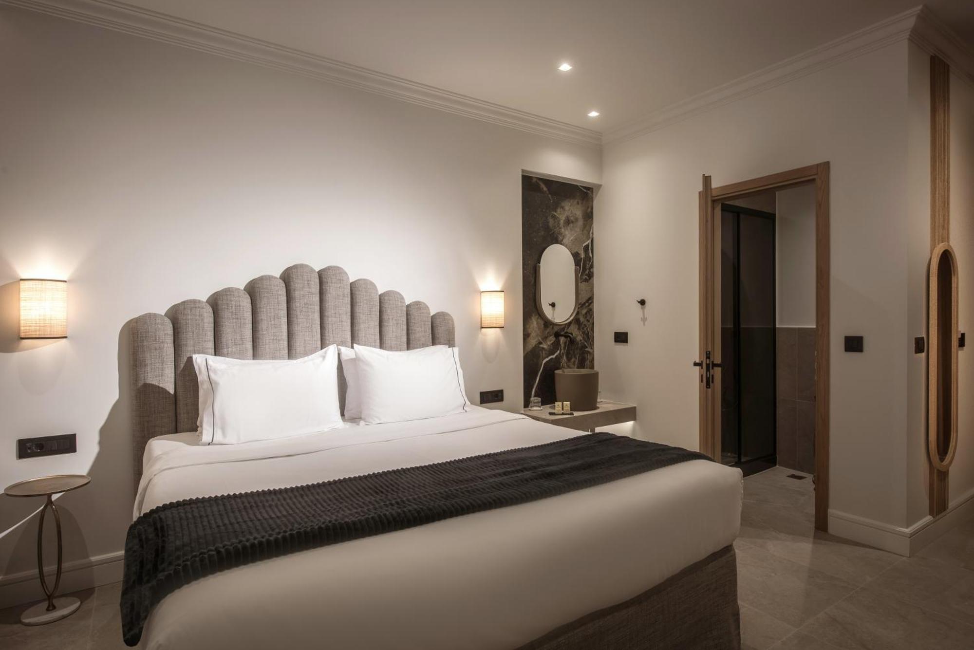 Double Room with Balcony,1594677101:JPEG