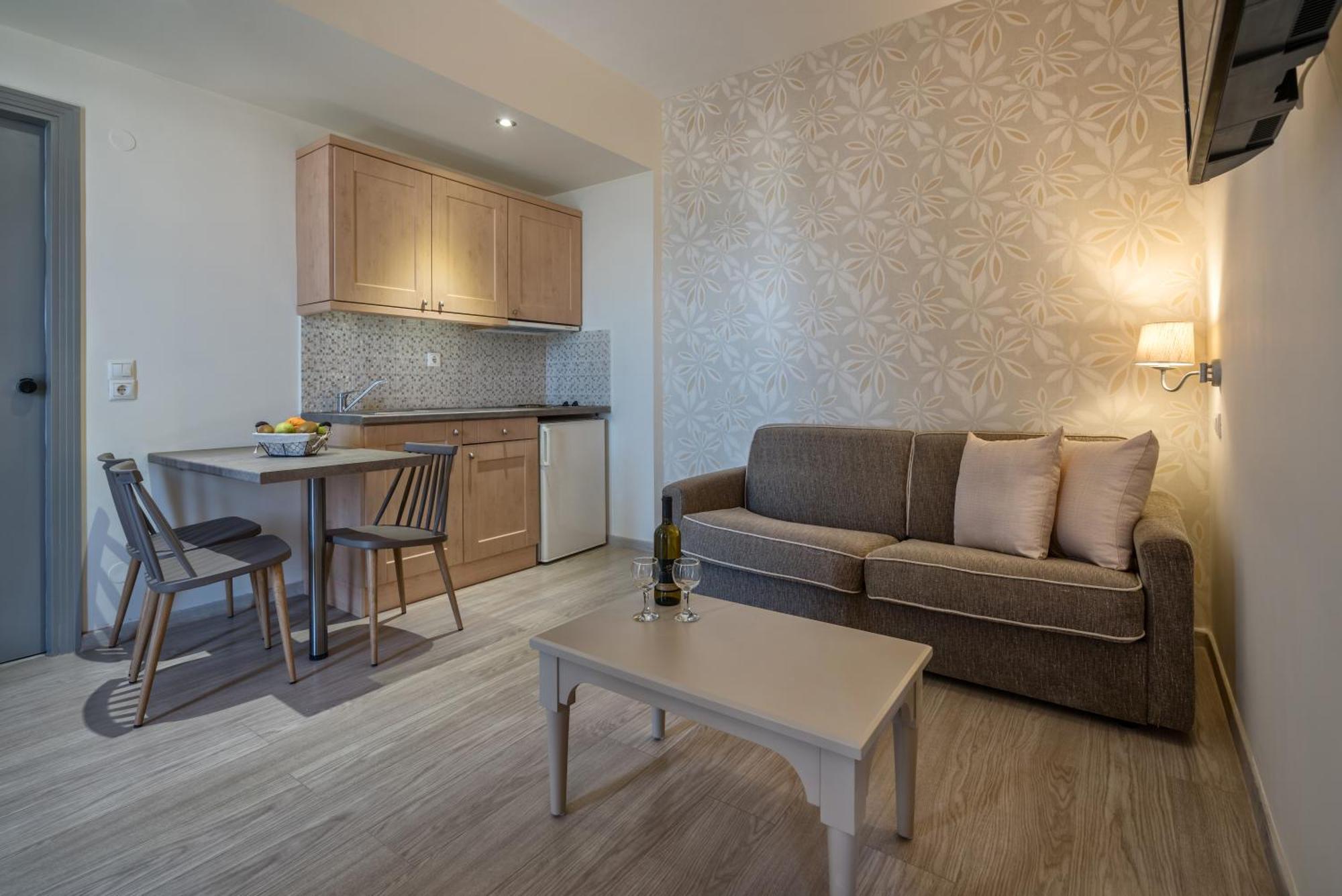Deluxe Family Room