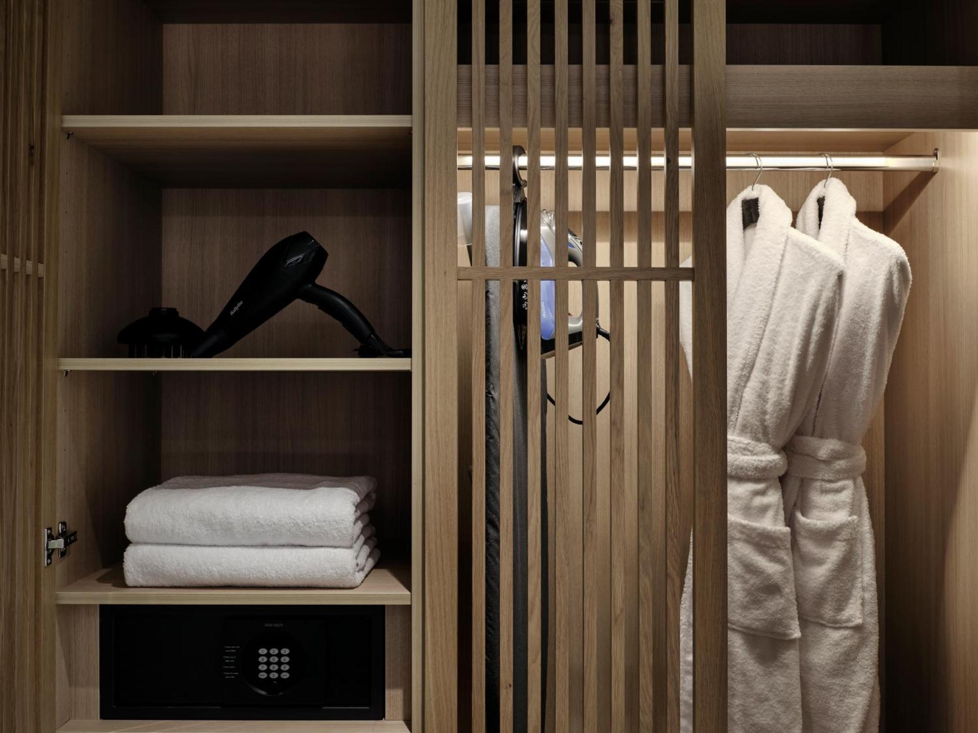 Premium King Room Sofa Bed,1601678552:JPEG