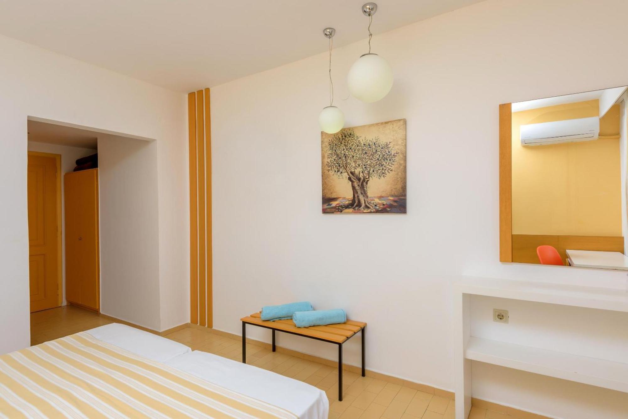 Double or Twin Room Sea View