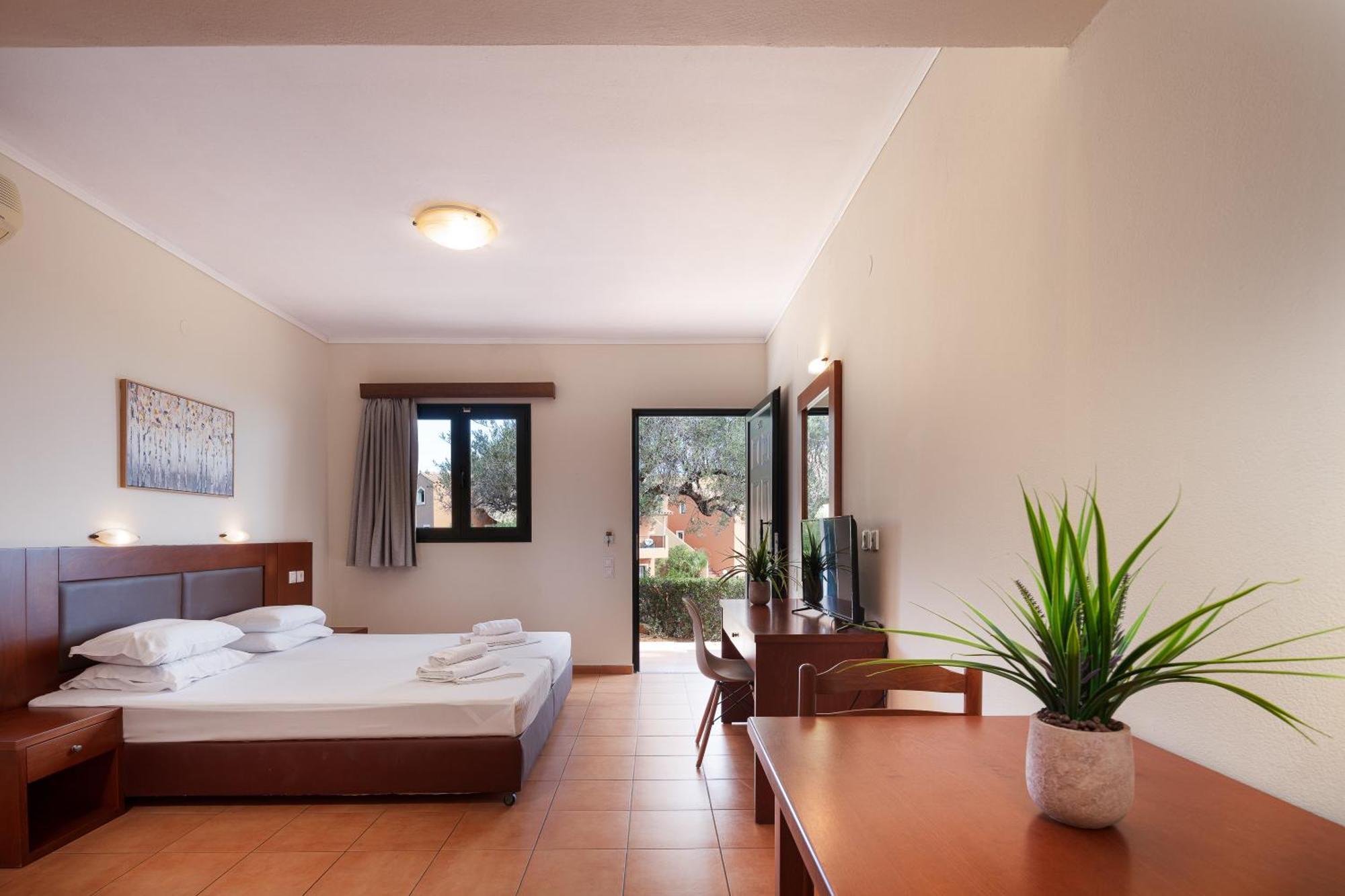 Standard Studio with Garden View,1623670235:JPEG