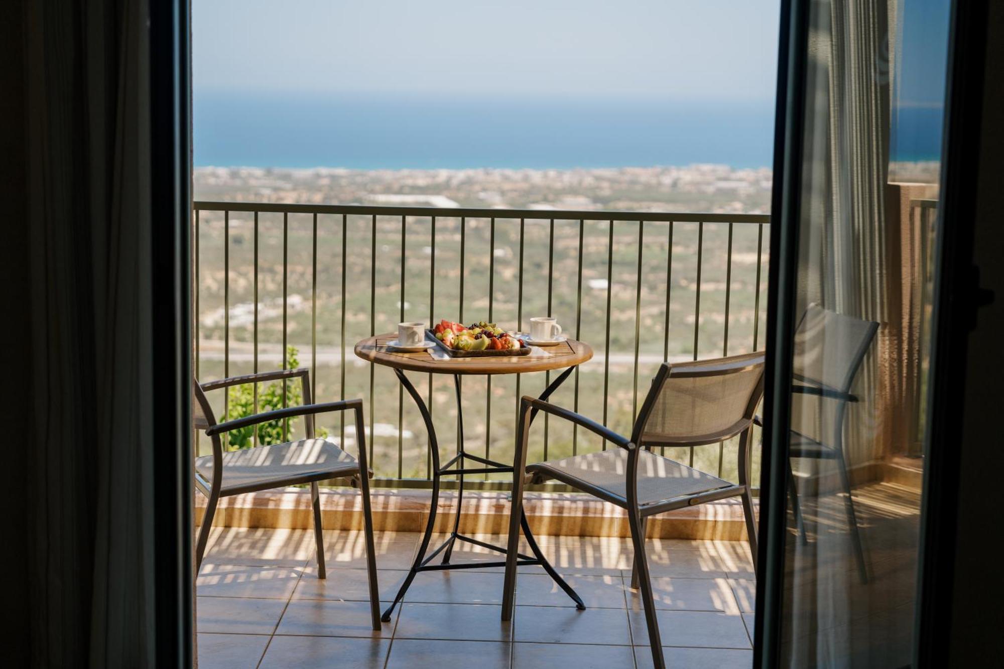 Family Suite Kitchenette