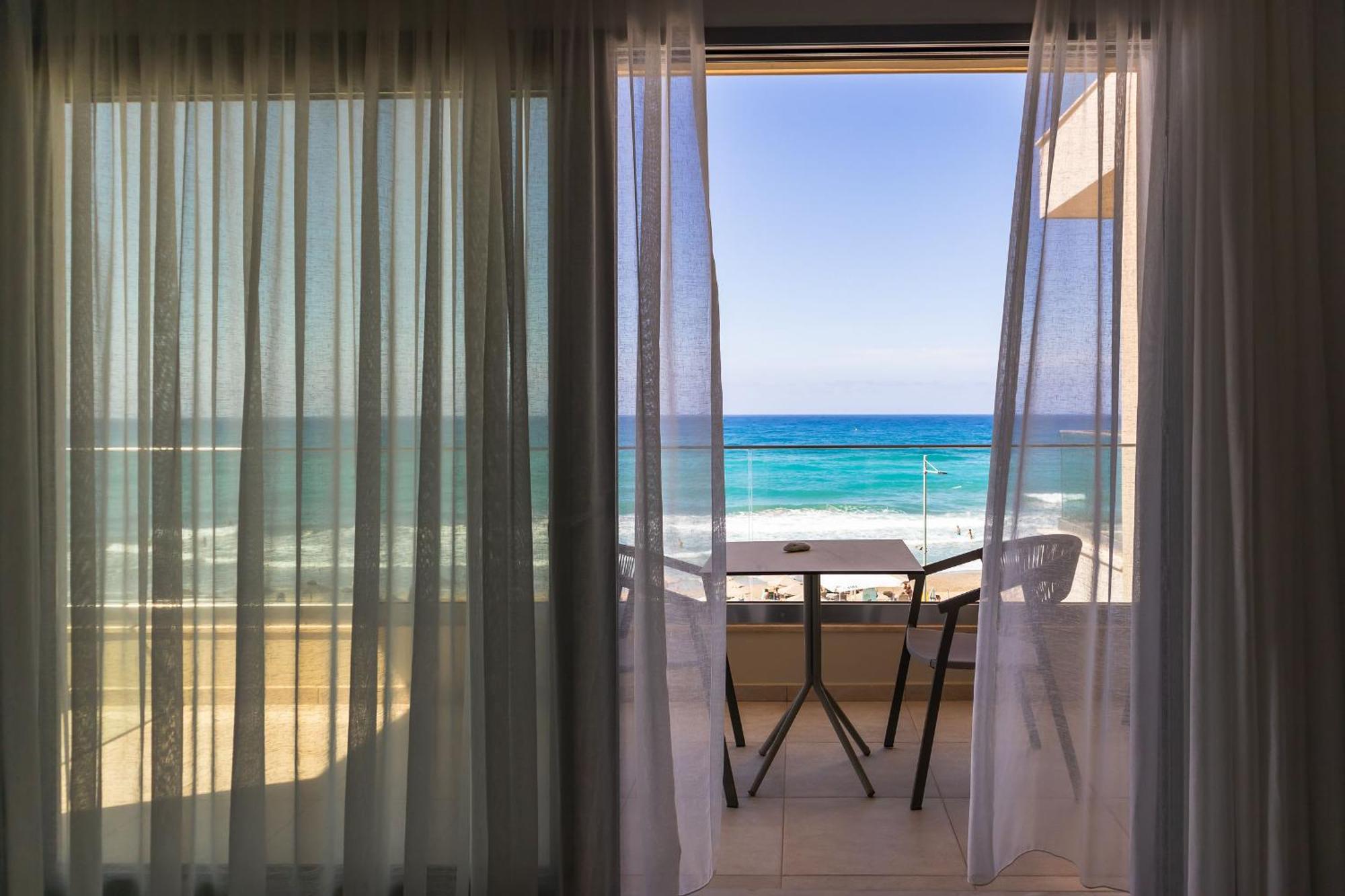 Aero Infinity Suite Sea View