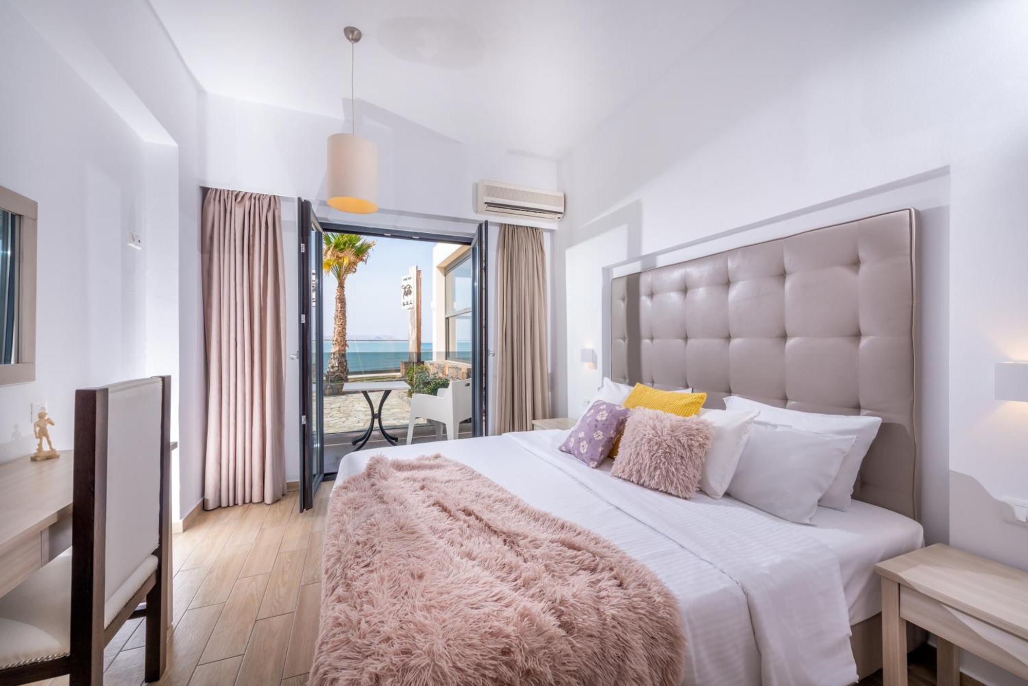 One-Bedroom Apartment Sea View
