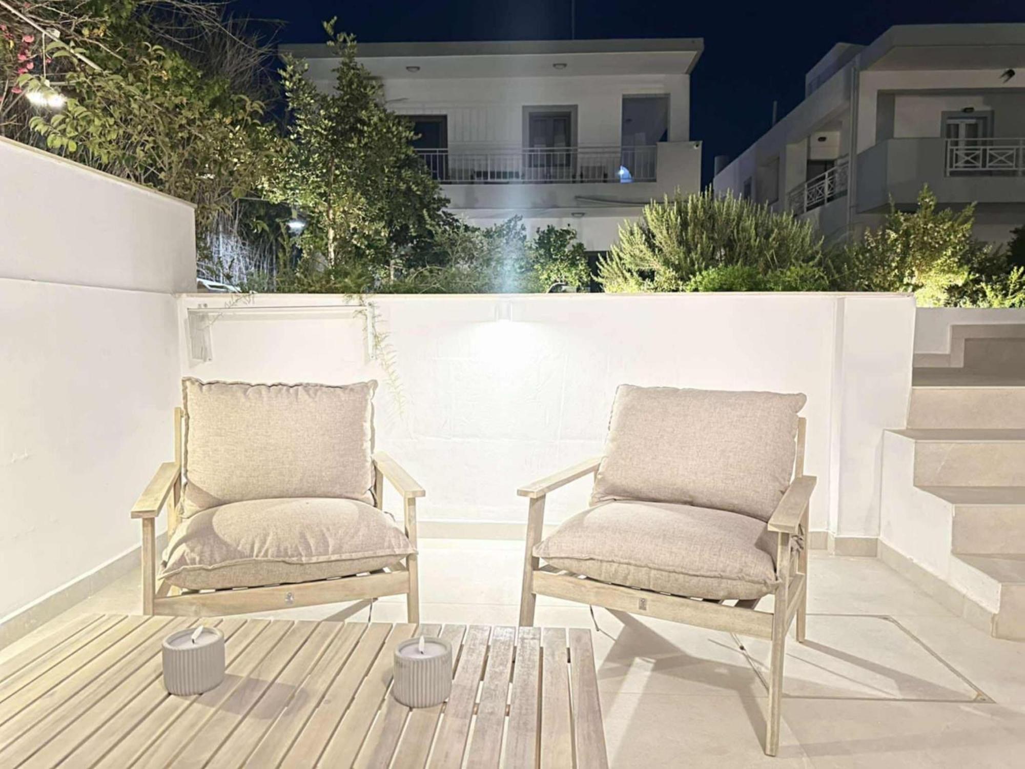 Deluxe One-Bedroom Apartment Garden View