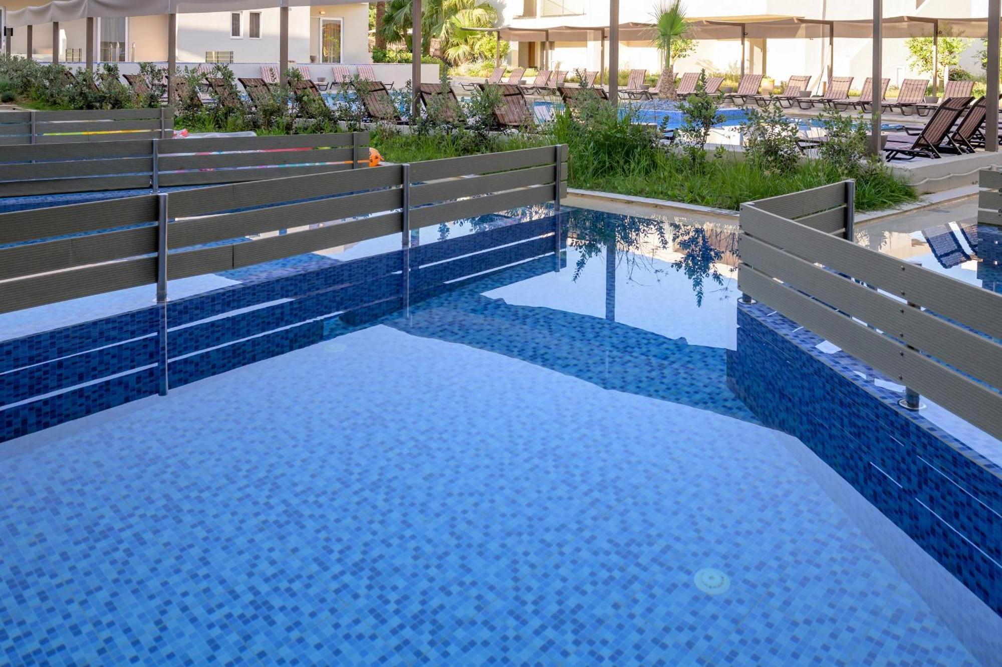Superior Family Room Private Pool