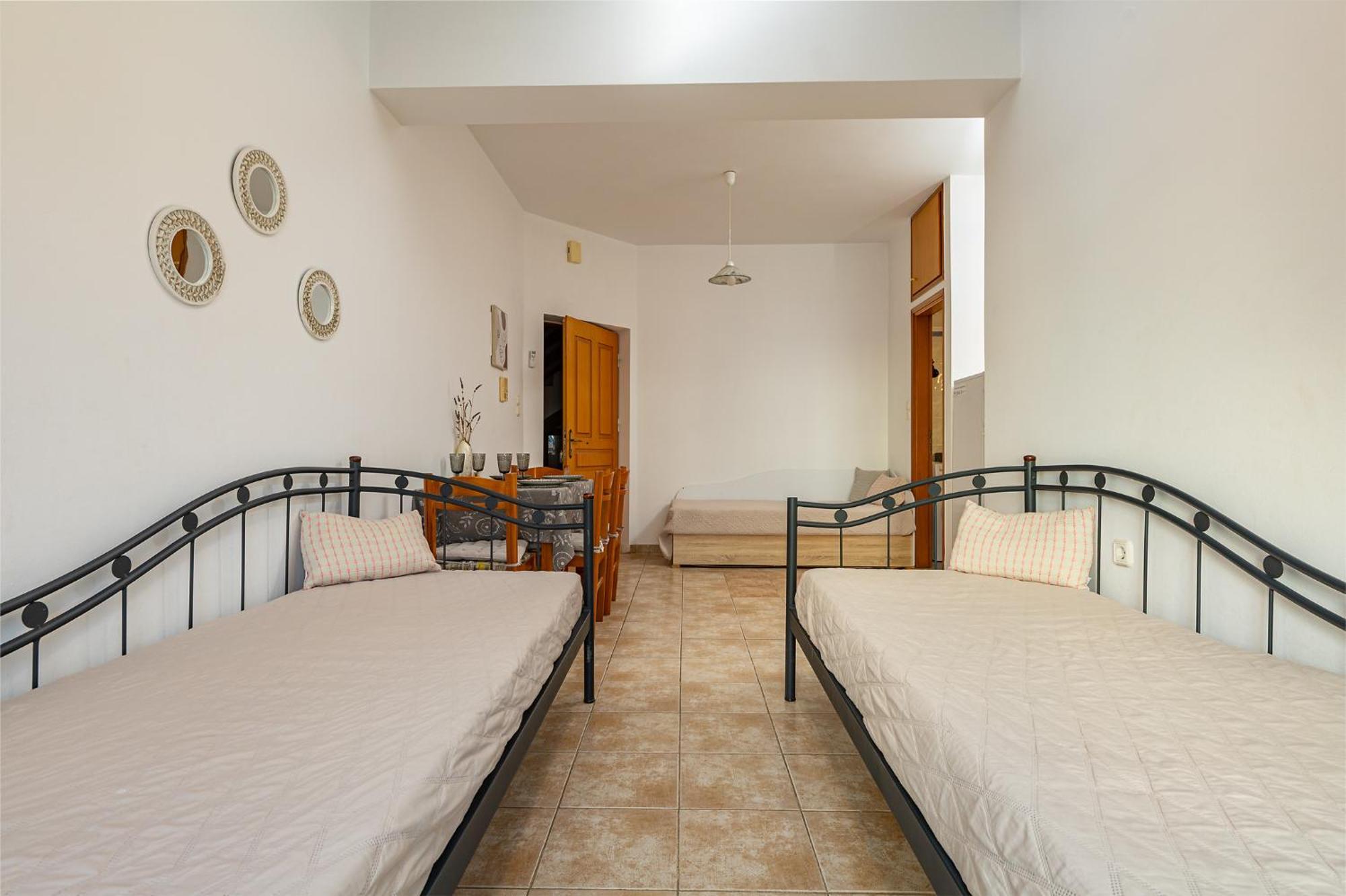 Apartment with Garden View,1731650957:JPEG