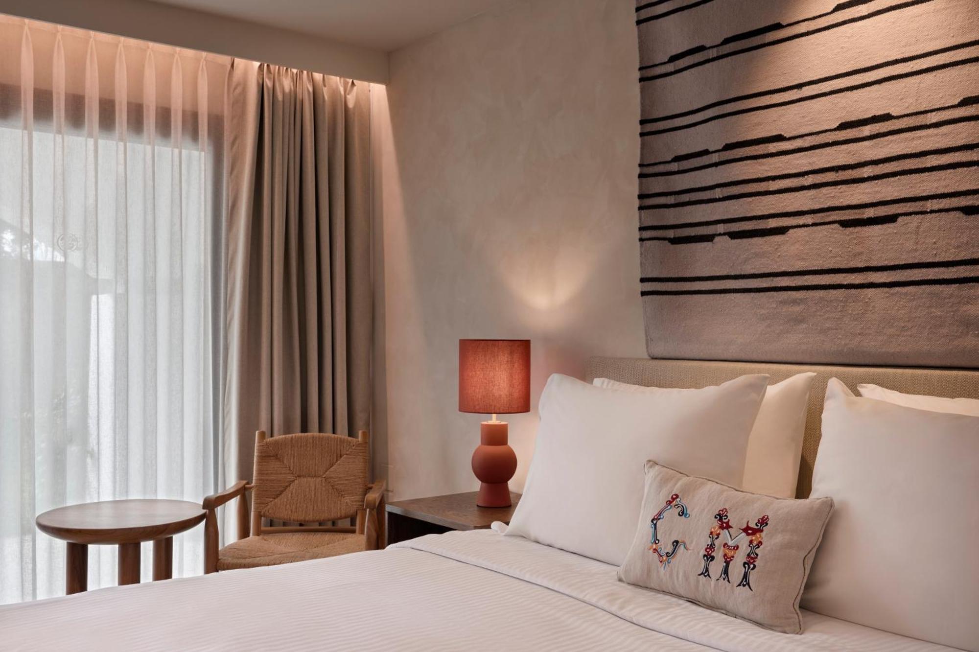 Exclusive Adult Sea View Suites Premium Perks aged 16