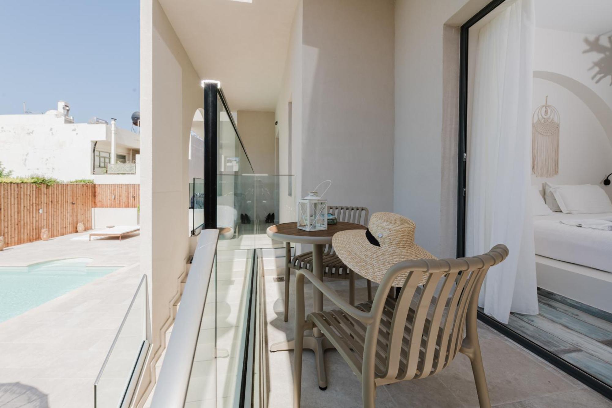 Harmony Room Pool View