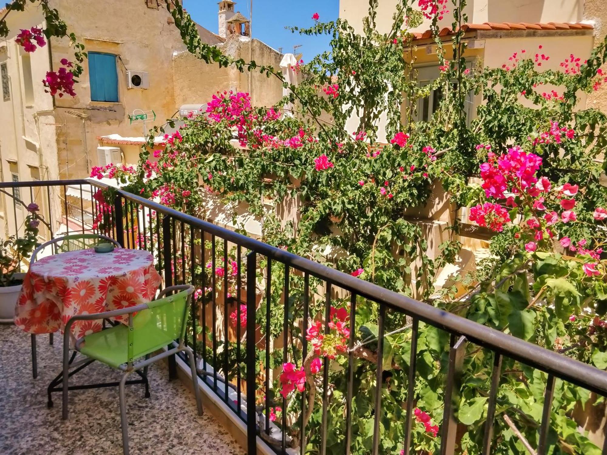 Studio Balcony