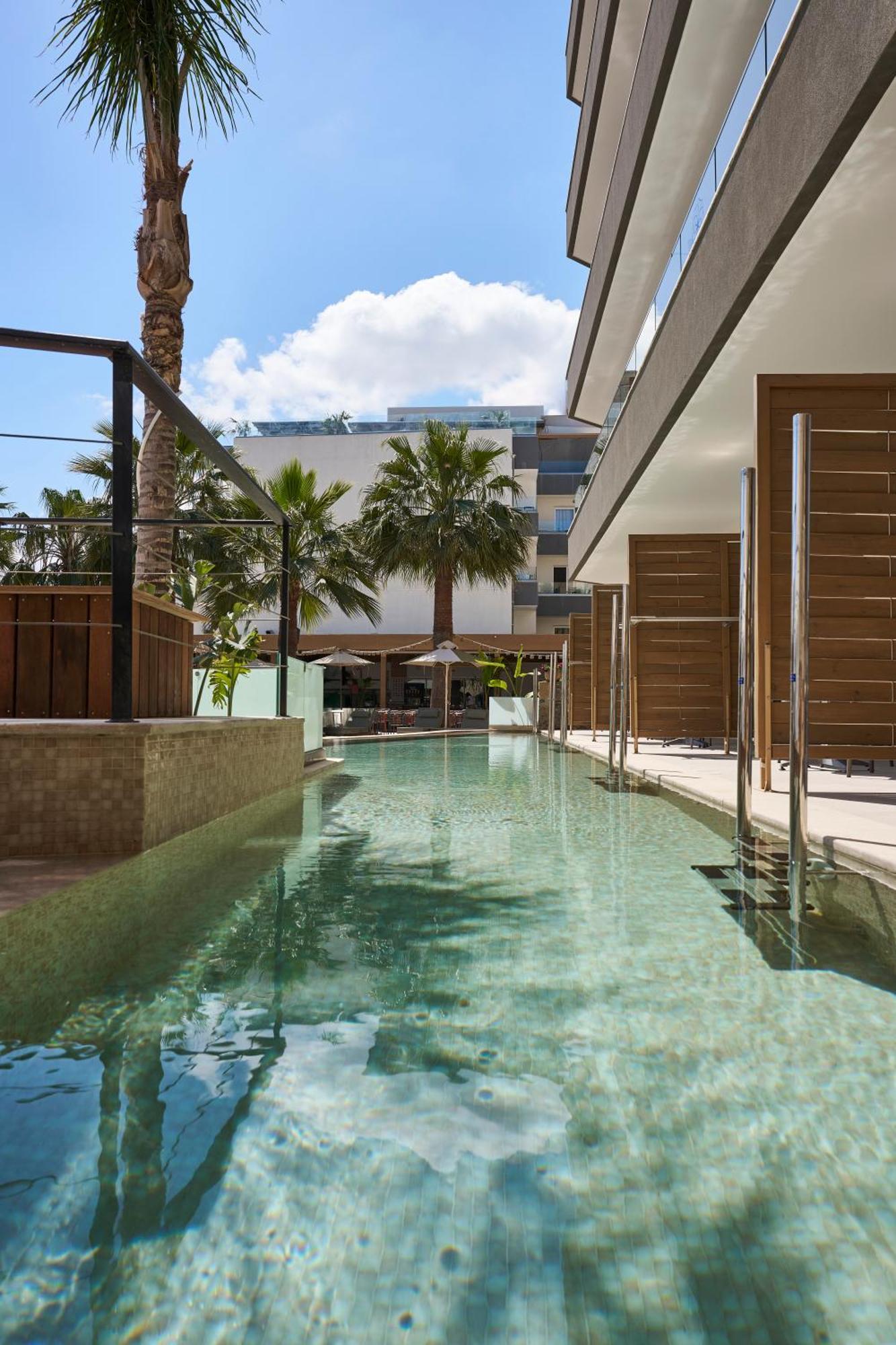 Camera Premium con Accesso Diretto alla Piscina