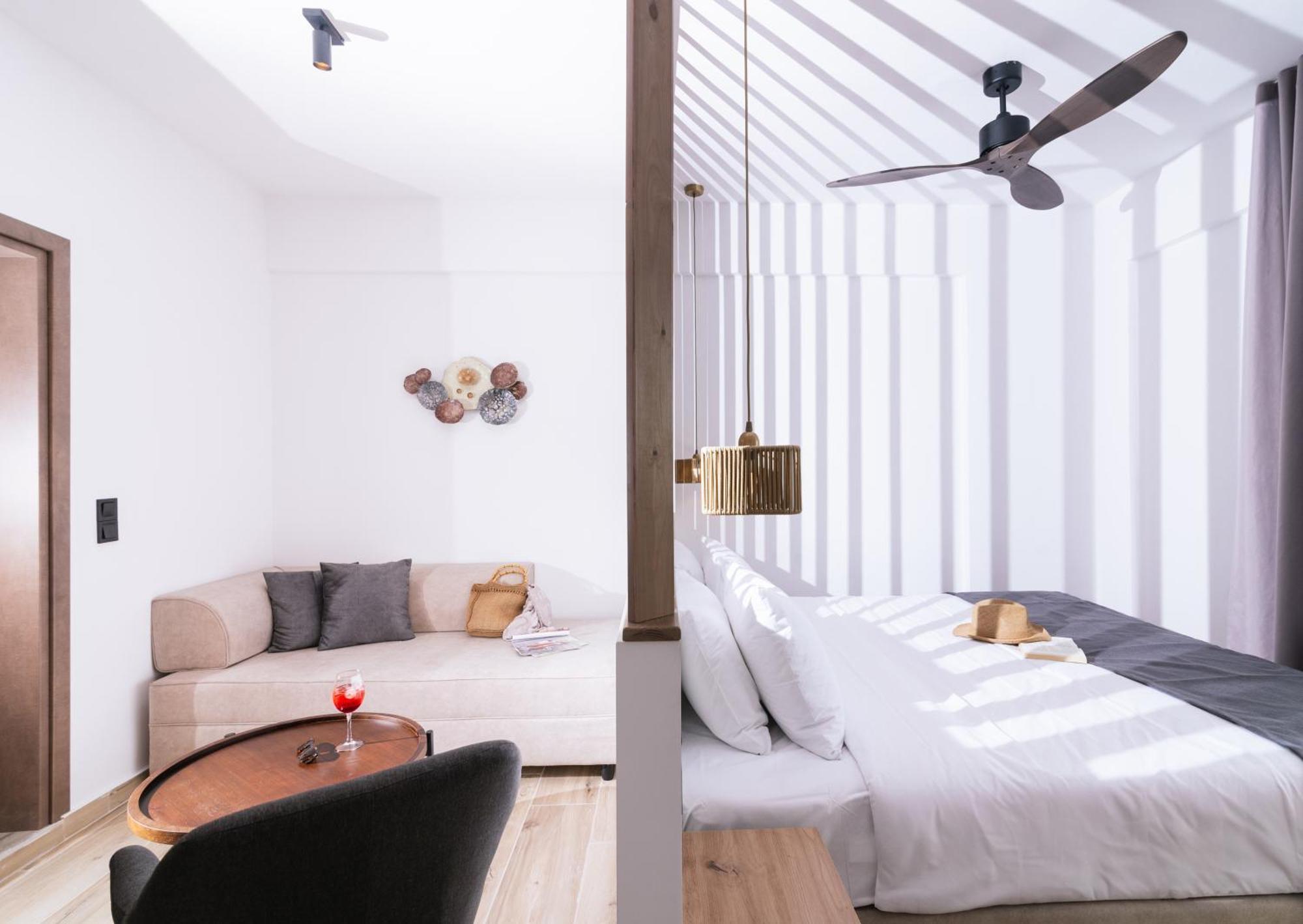 Chambre Triple - Vue sur la Piscine