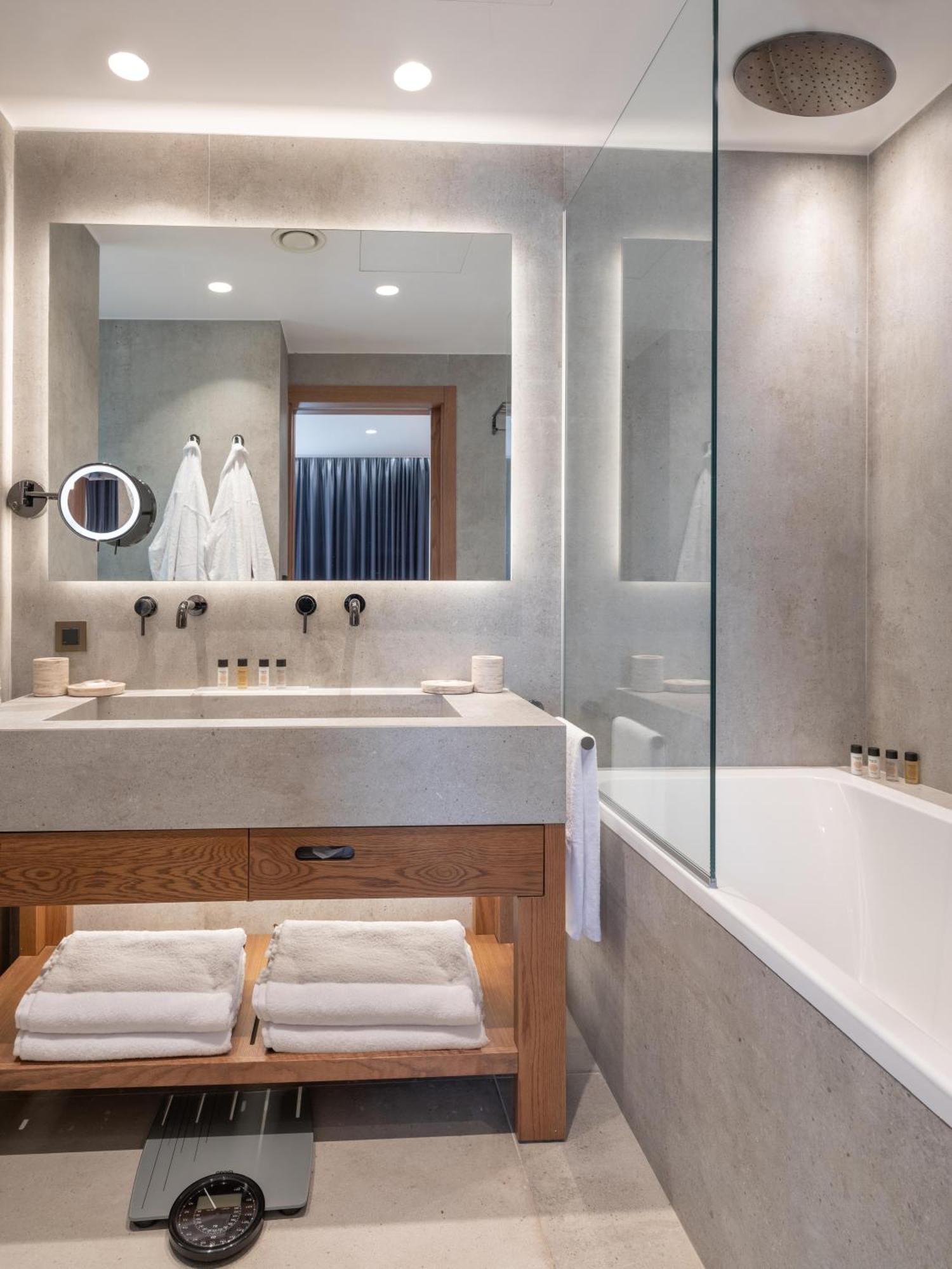 Royal Family Suite 2Bedrooms 2 bathrooms Water Front,1687465536:JPEG