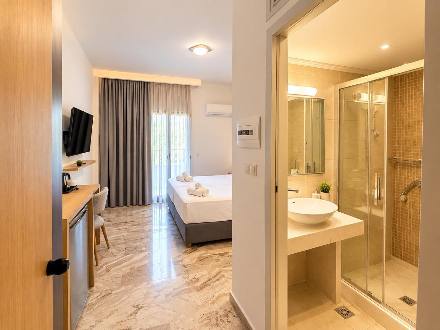 Standard King Room