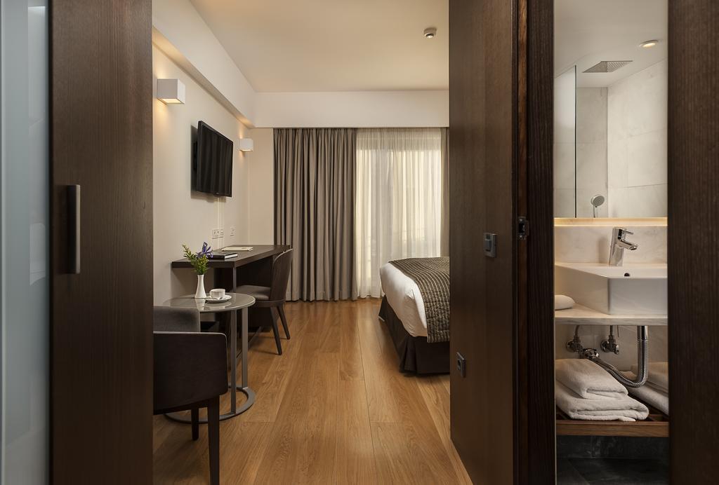 Standard Double or Twin Room,307370544:JPEG