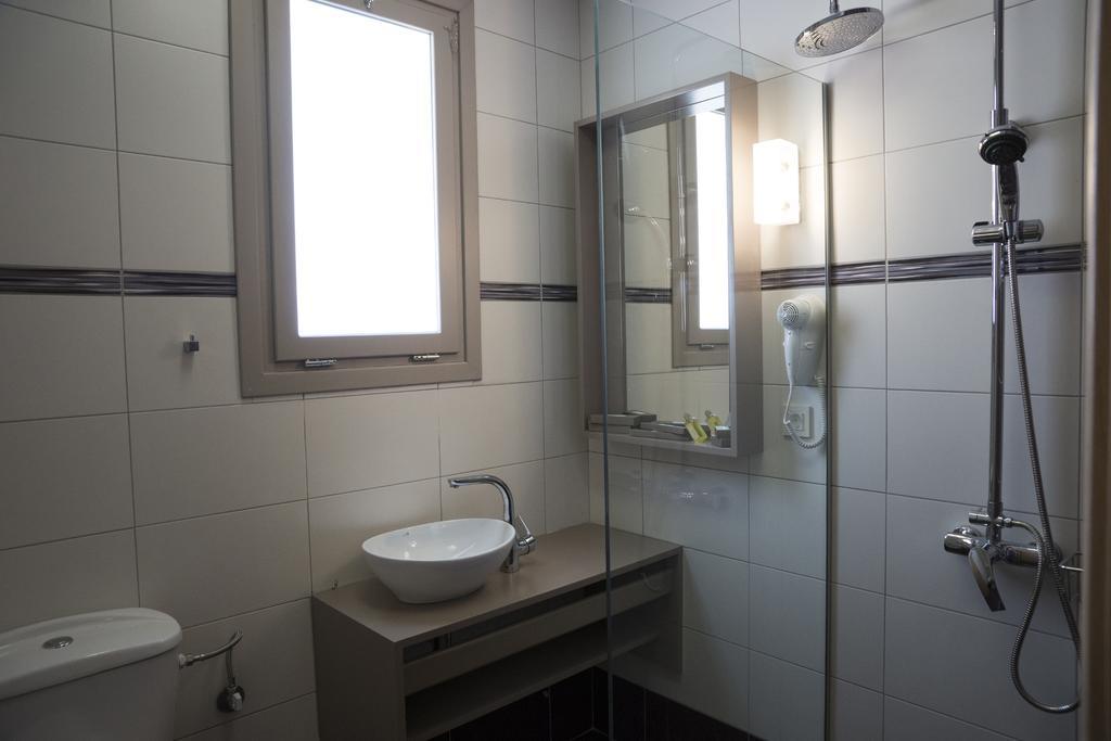 Classic Room with Balcony,706906588:JPEG