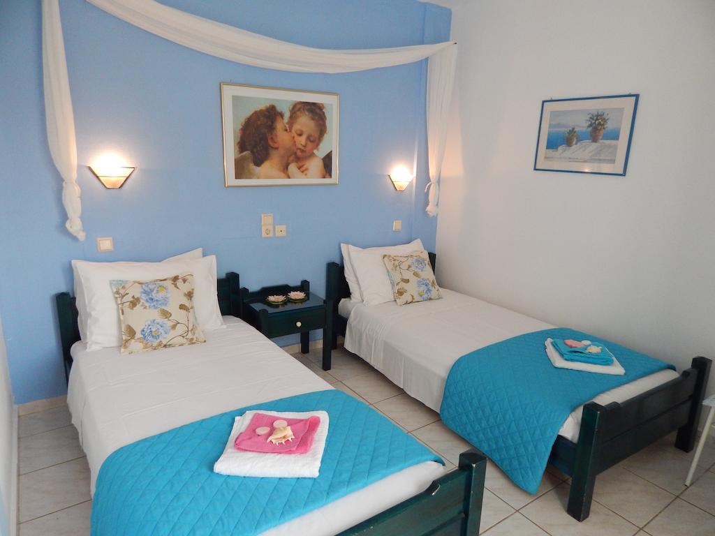 Deluxe One-Bedroom Apartment