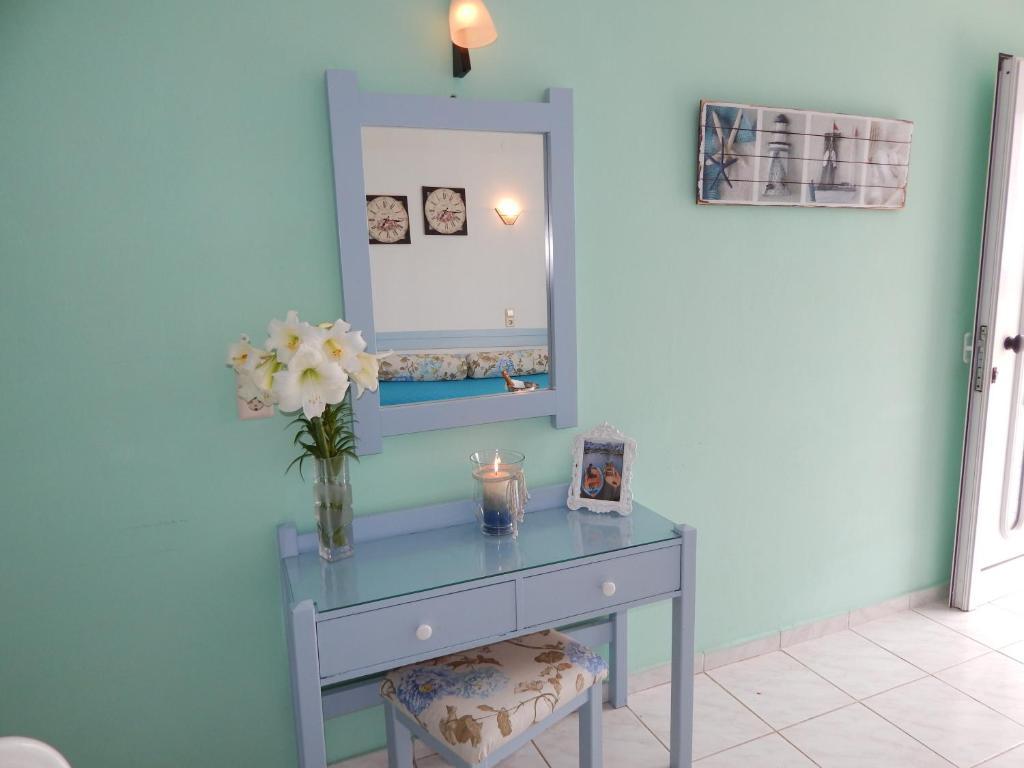 Deluxe One-Bedroom Apartment