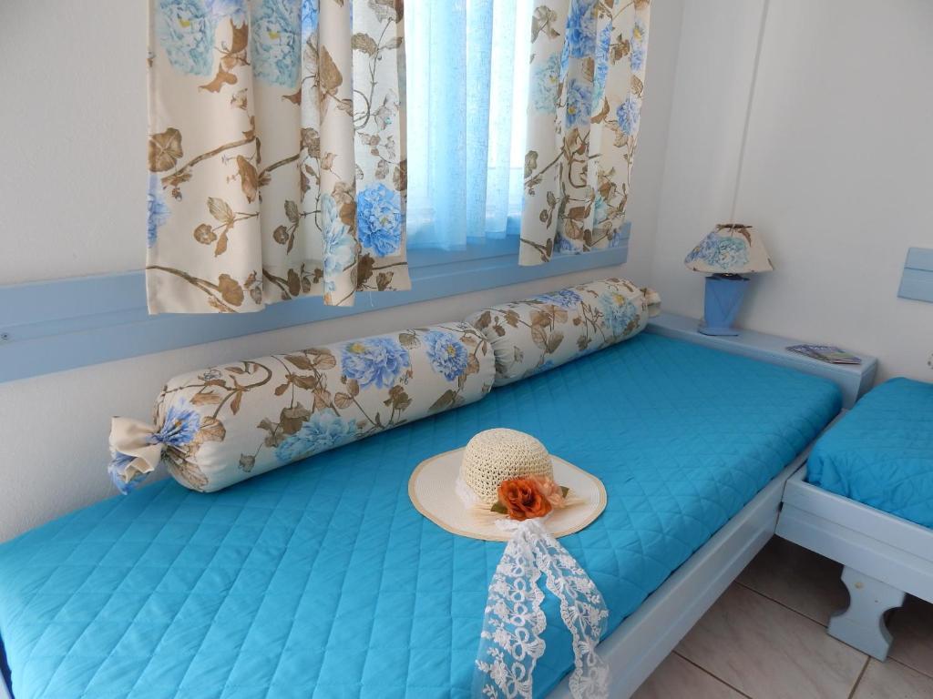 Deluxe One-Bedroom Apartment