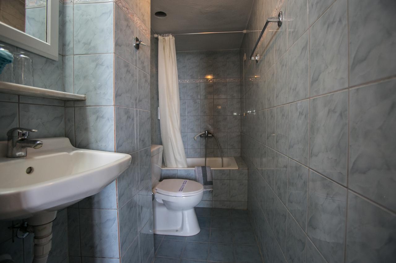 Double Room with View of the Port,1202404612:JPEG